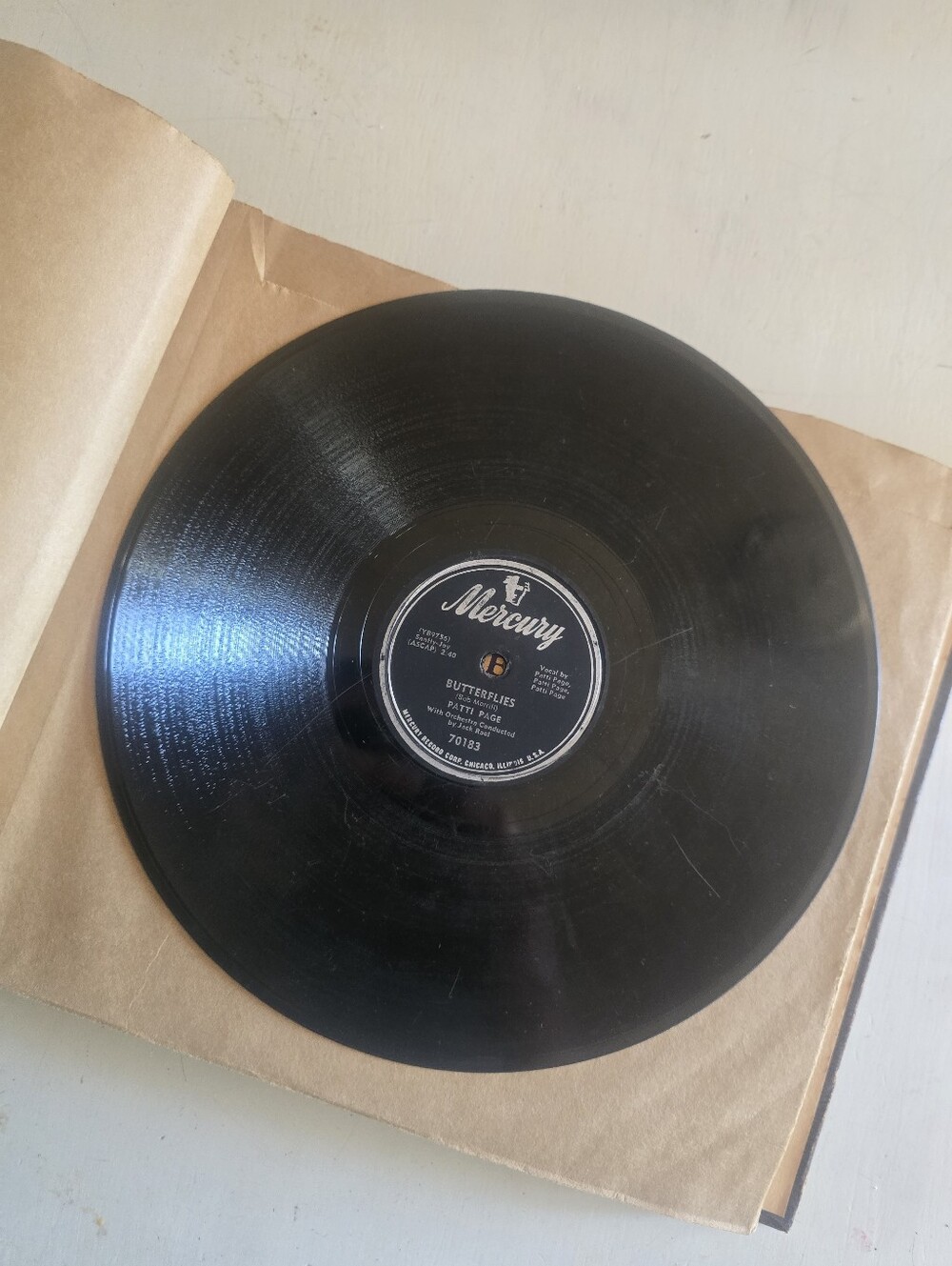 10 Vinyl Records From The 1940s And 1950s